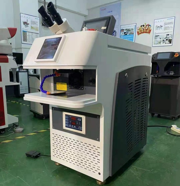 New Model YAG Jewelry Laser Welding Machine With Built-in Water Chiller