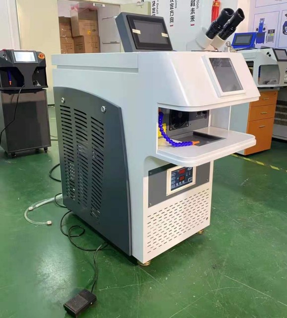 New Model YAG Jewelry Laser Welding Machine With Built-in Water Chiller