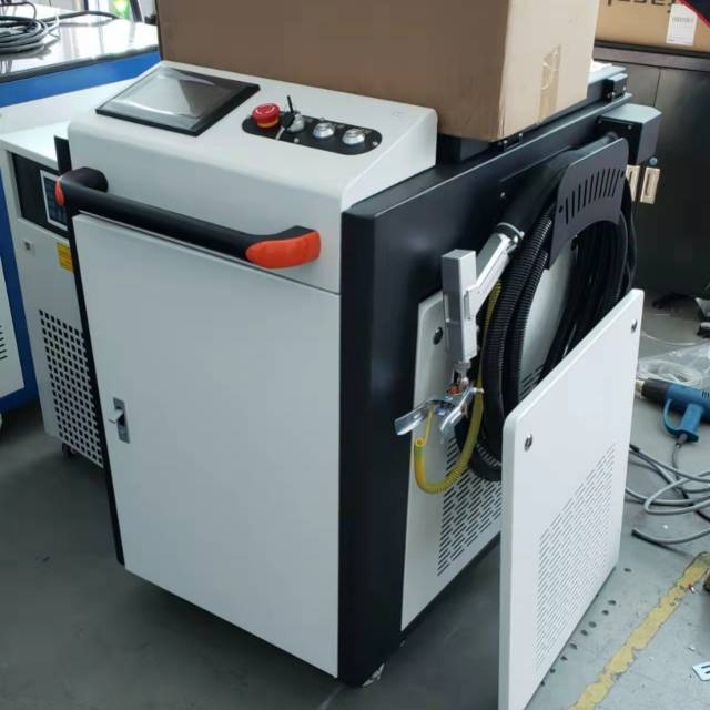 3 In 1 Handheld Laser Welding Cutting Cleaning Machine For Matel